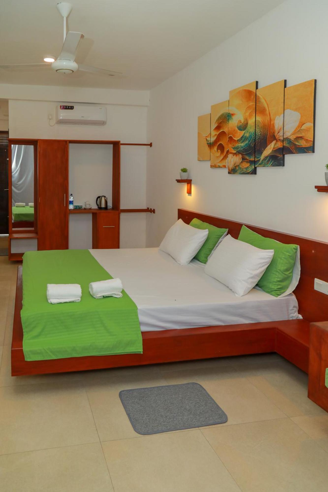 Traveller'S Hotel ฮิกคาดูวา ภายนอก รูปภาพ