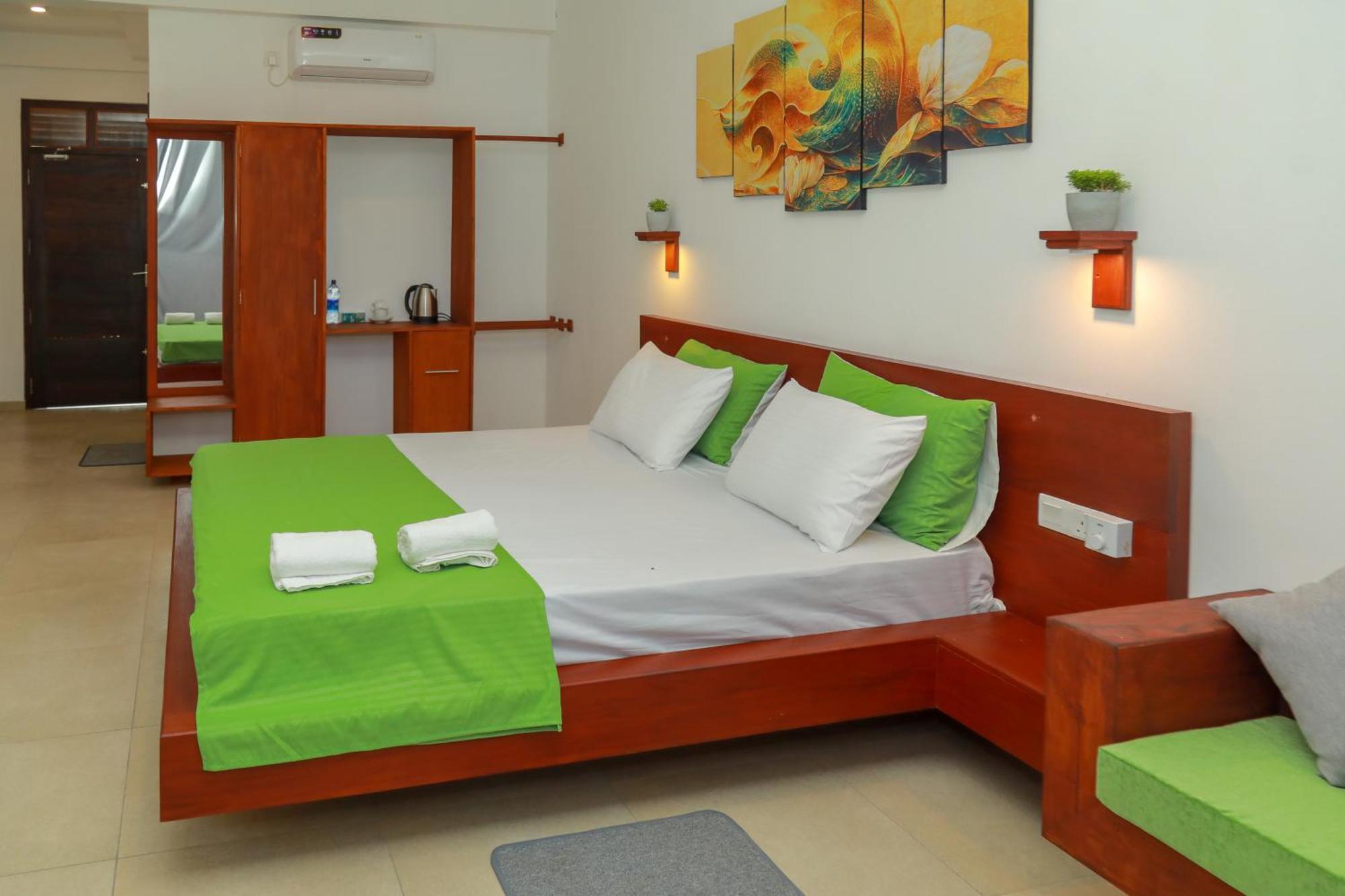 Traveller'S Hotel ฮิกคาดูวา ภายนอก รูปภาพ