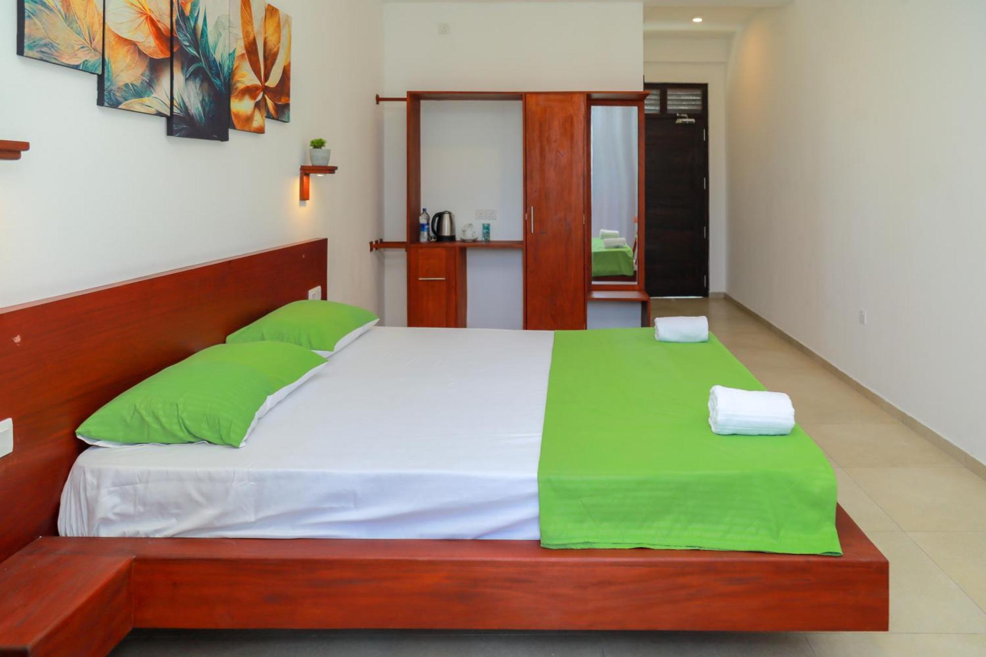 Traveller'S Hotel ฮิกคาดูวา ภายนอก รูปภาพ